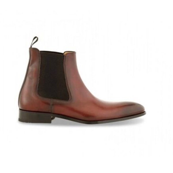 Classic Chelsea Round Toe Boots