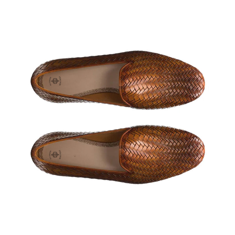 Men Textured Round Toe Leather Loafer