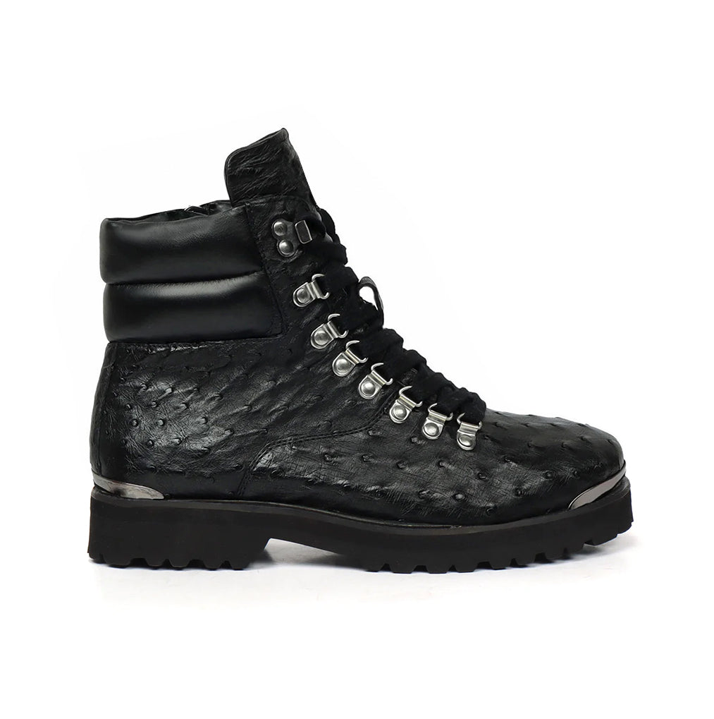 BLACK CHUNKY BOOT WITH NEW SHAPE WITH METAL PLATE ON TOE