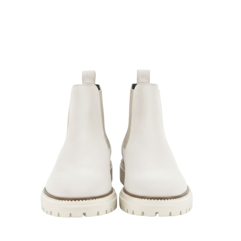 Classic Chelsea Boots With Rugged Sole