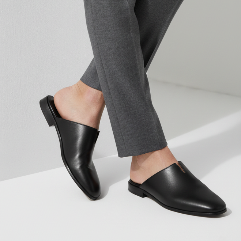 Ebon Luxe Italian Crafted VäóïNotch Leather Mule