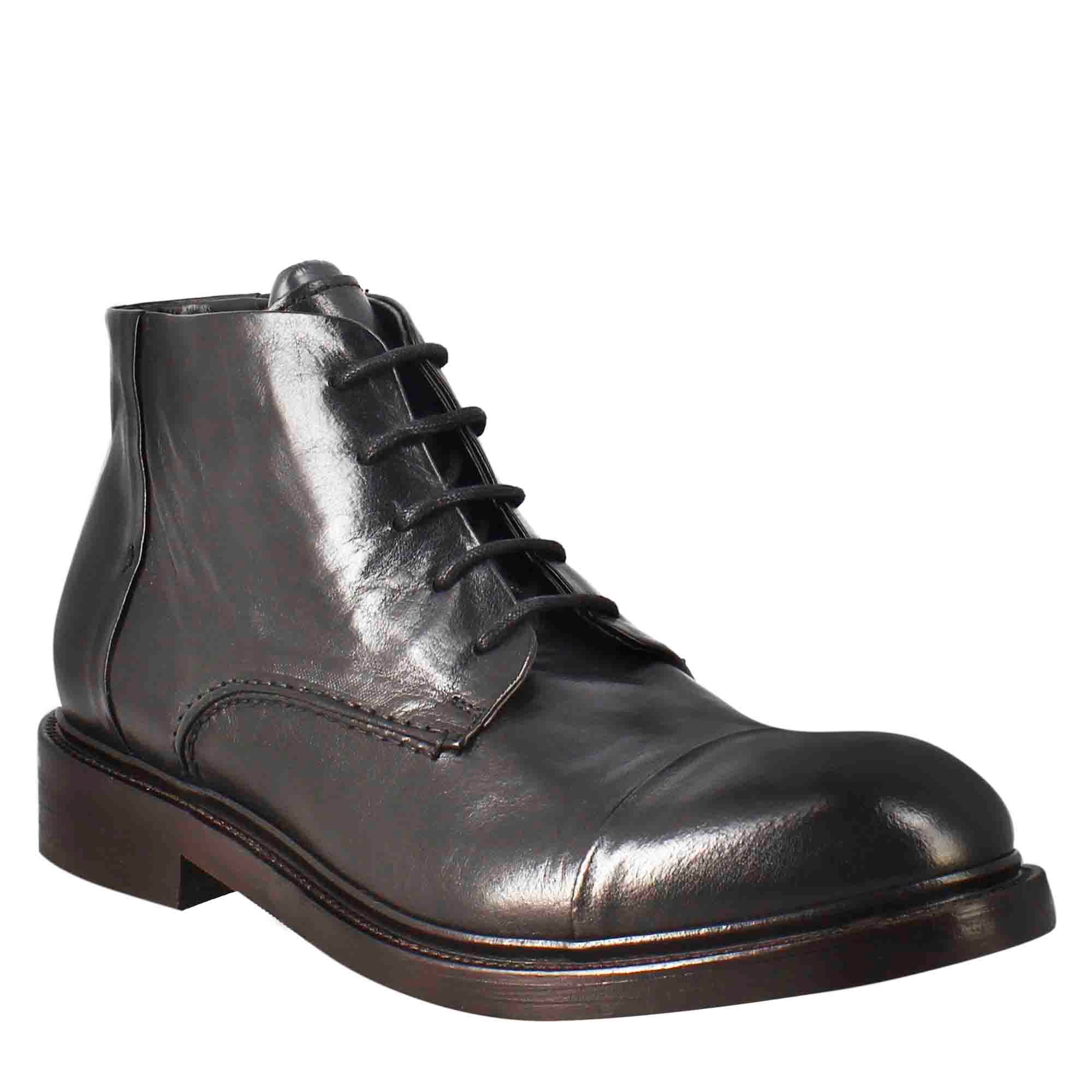 Medium diver men's amphibious boot in washed leather