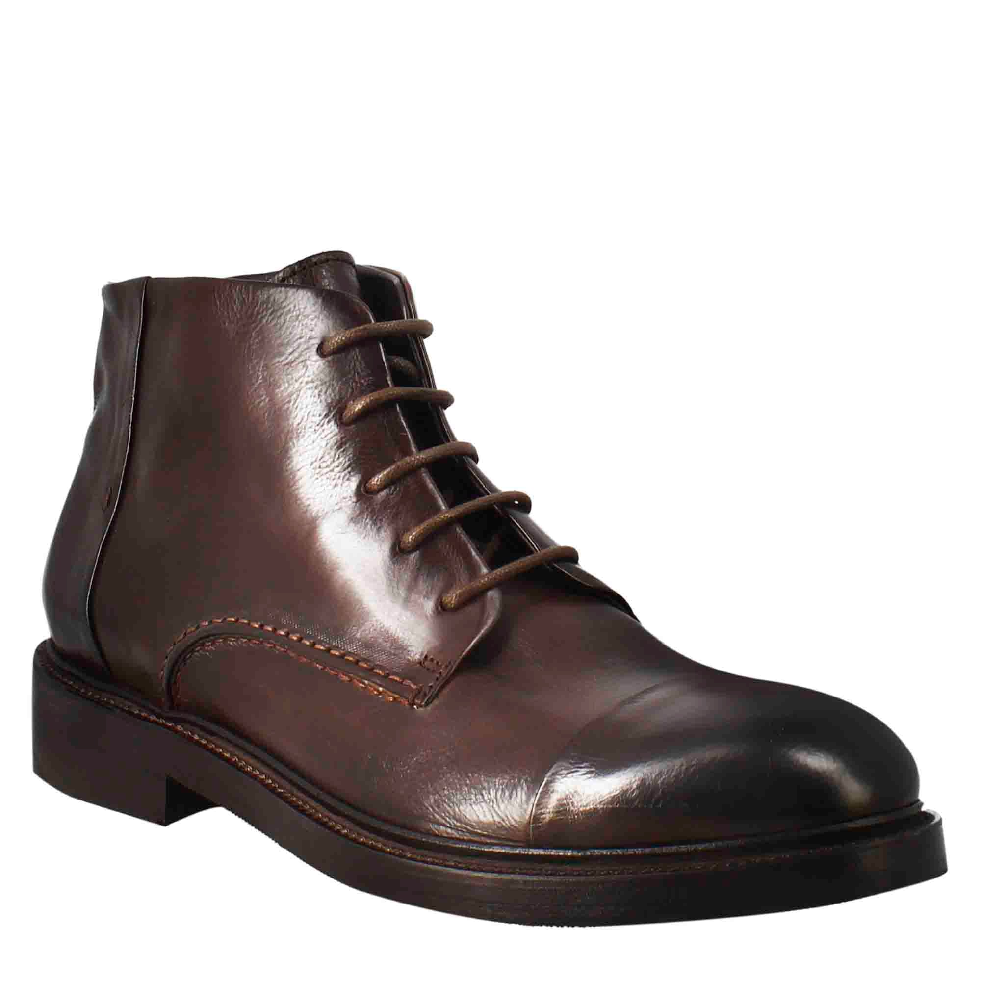 Medium diver men's amphibious boot in washed leather