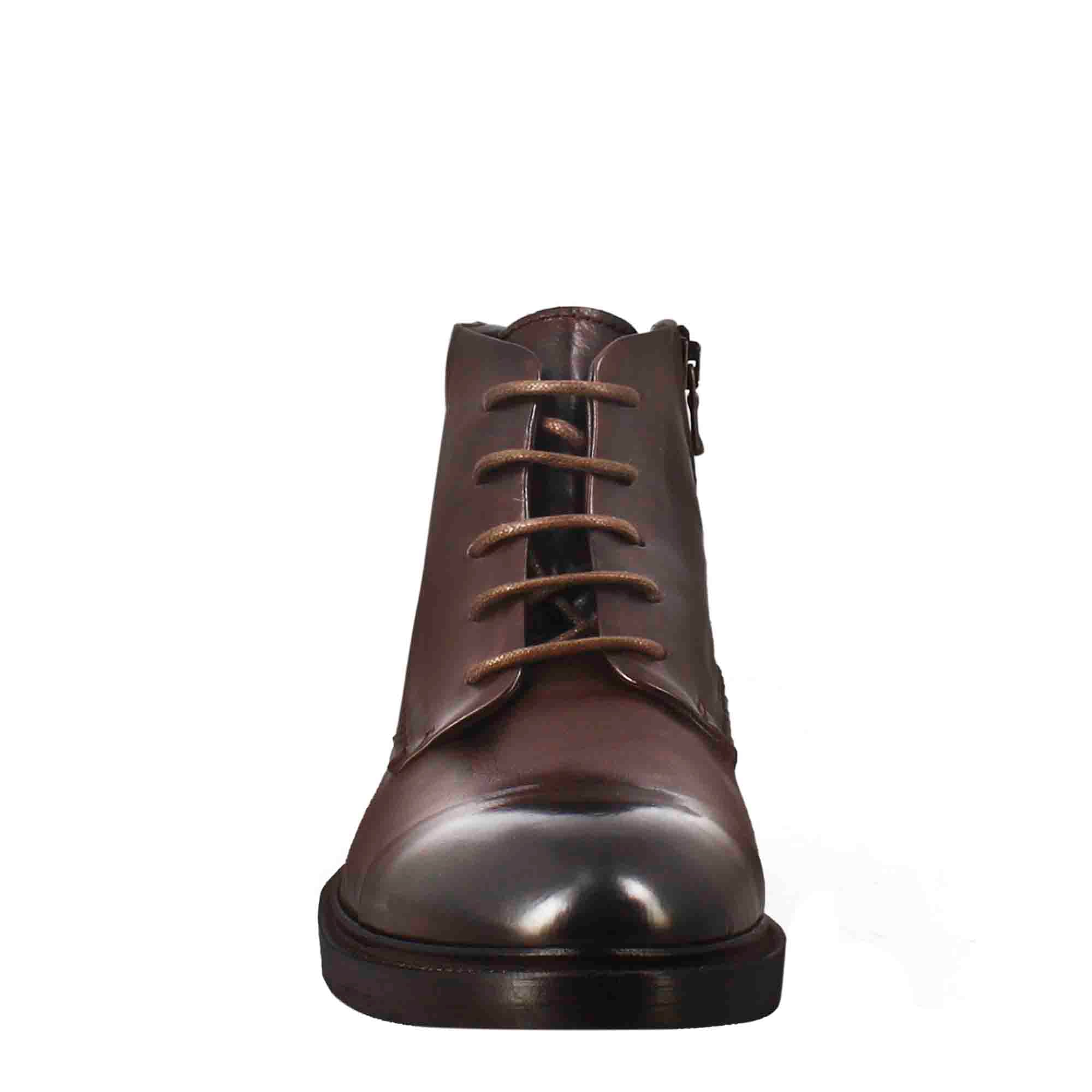 Medium diver men's amphibious boot in washed leather