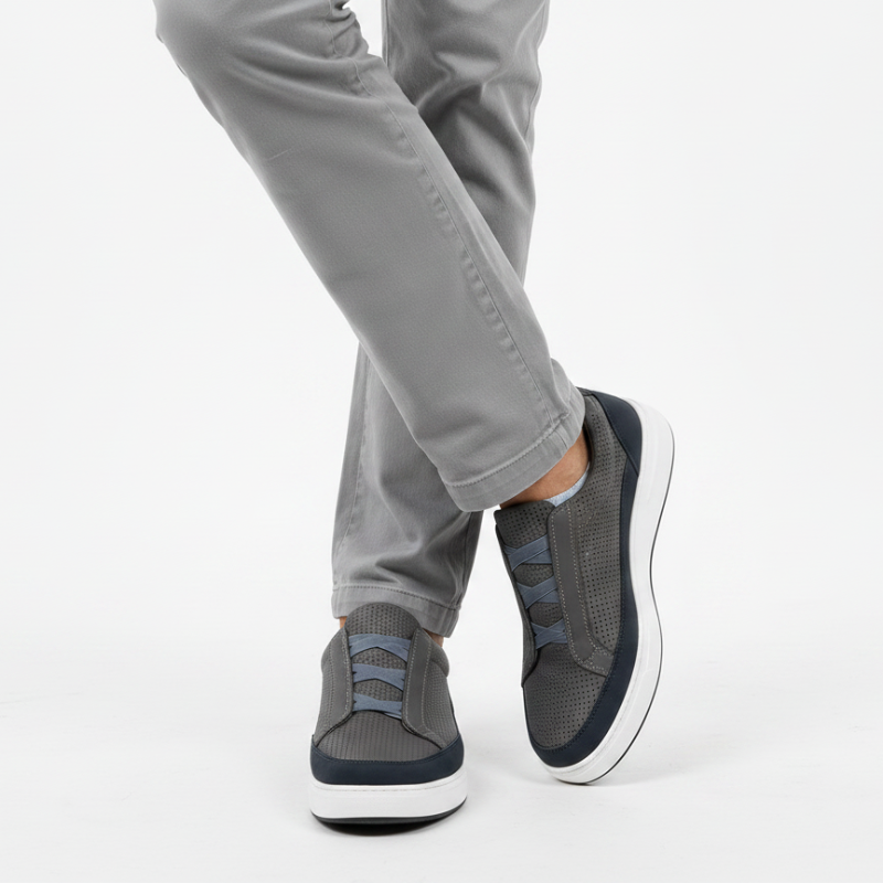 Street Comfort Tripple Stitch Lace Sneakers