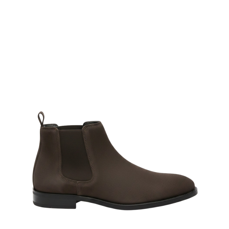 Versatile Chelsea Boots With Classic Charm