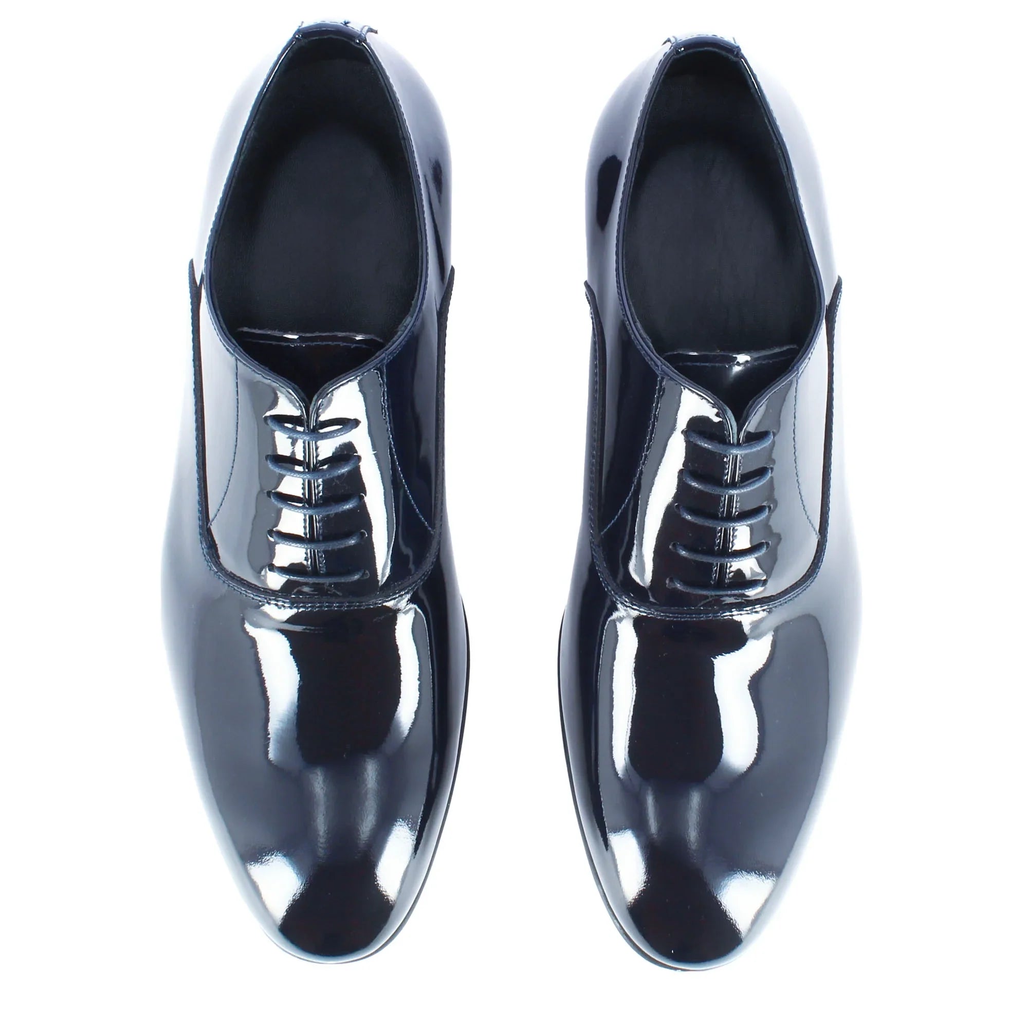 Elegant Brogues in Patent Leather