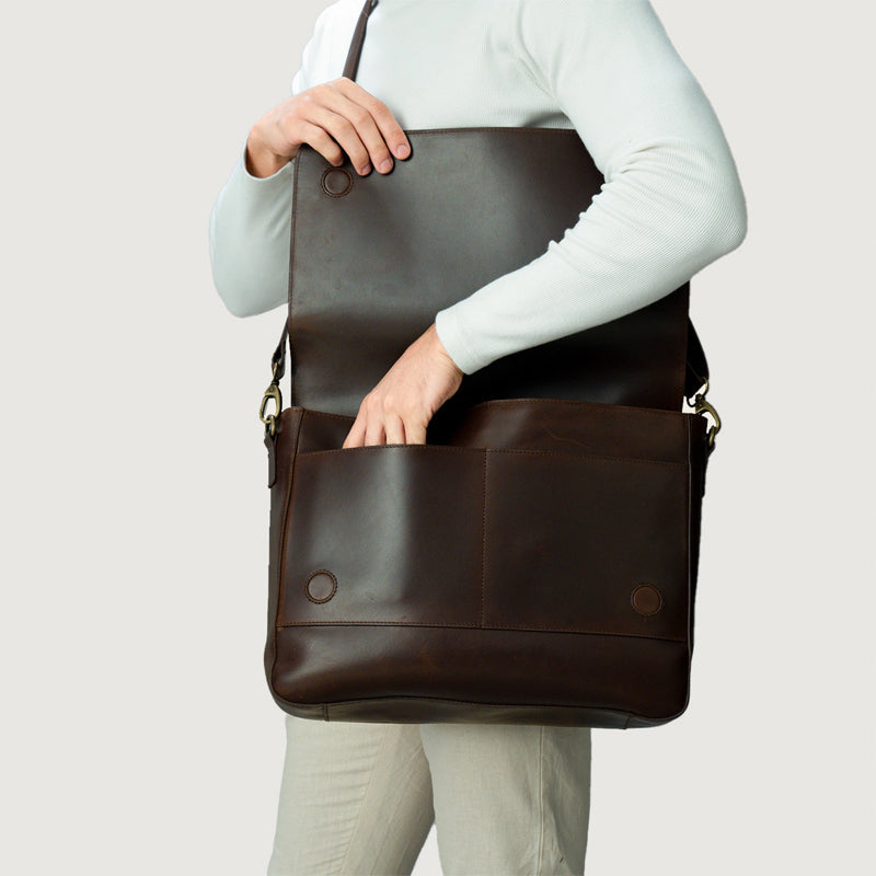 Carismatico Leather Messenger Black Bag For Men