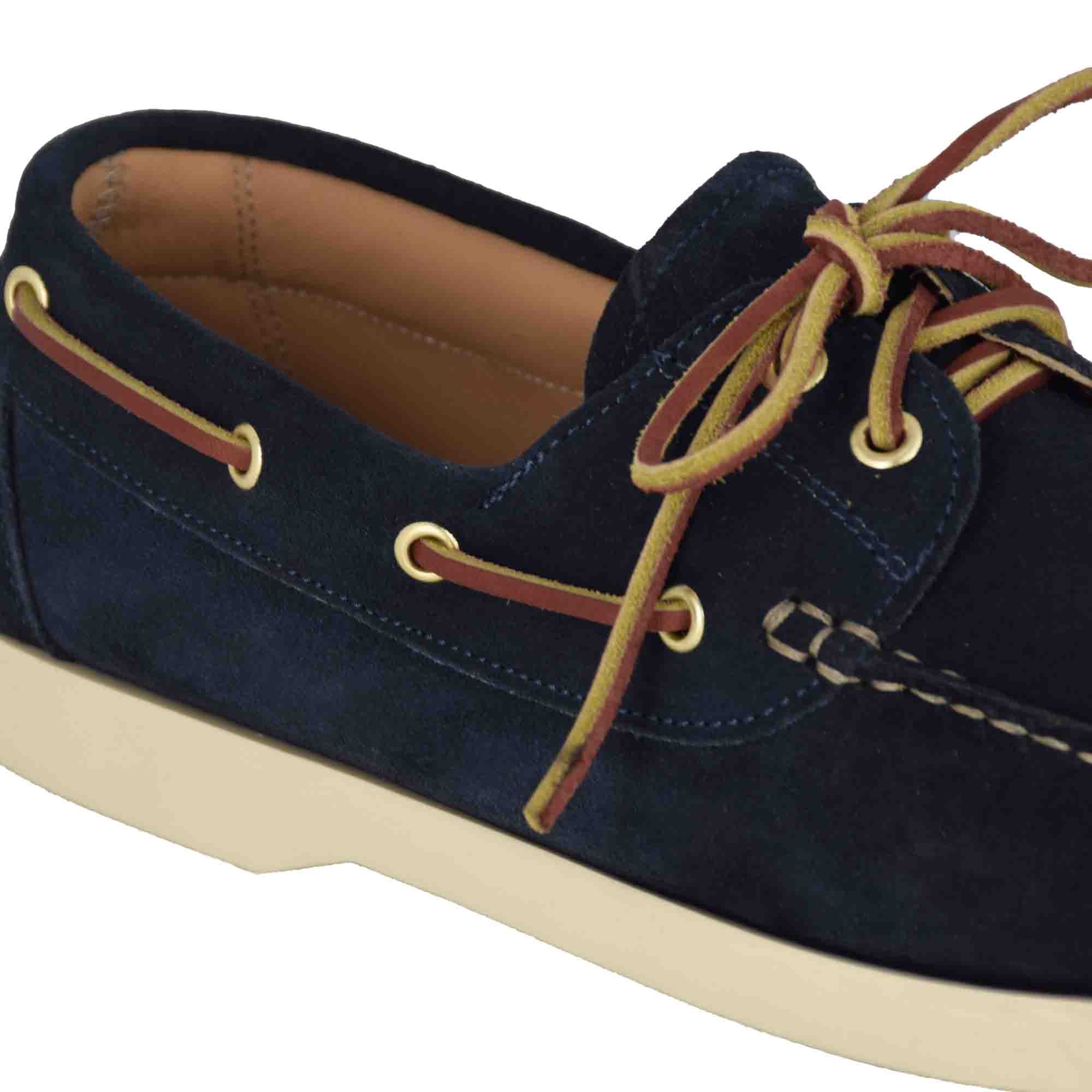 Men's boat moccasin in suede