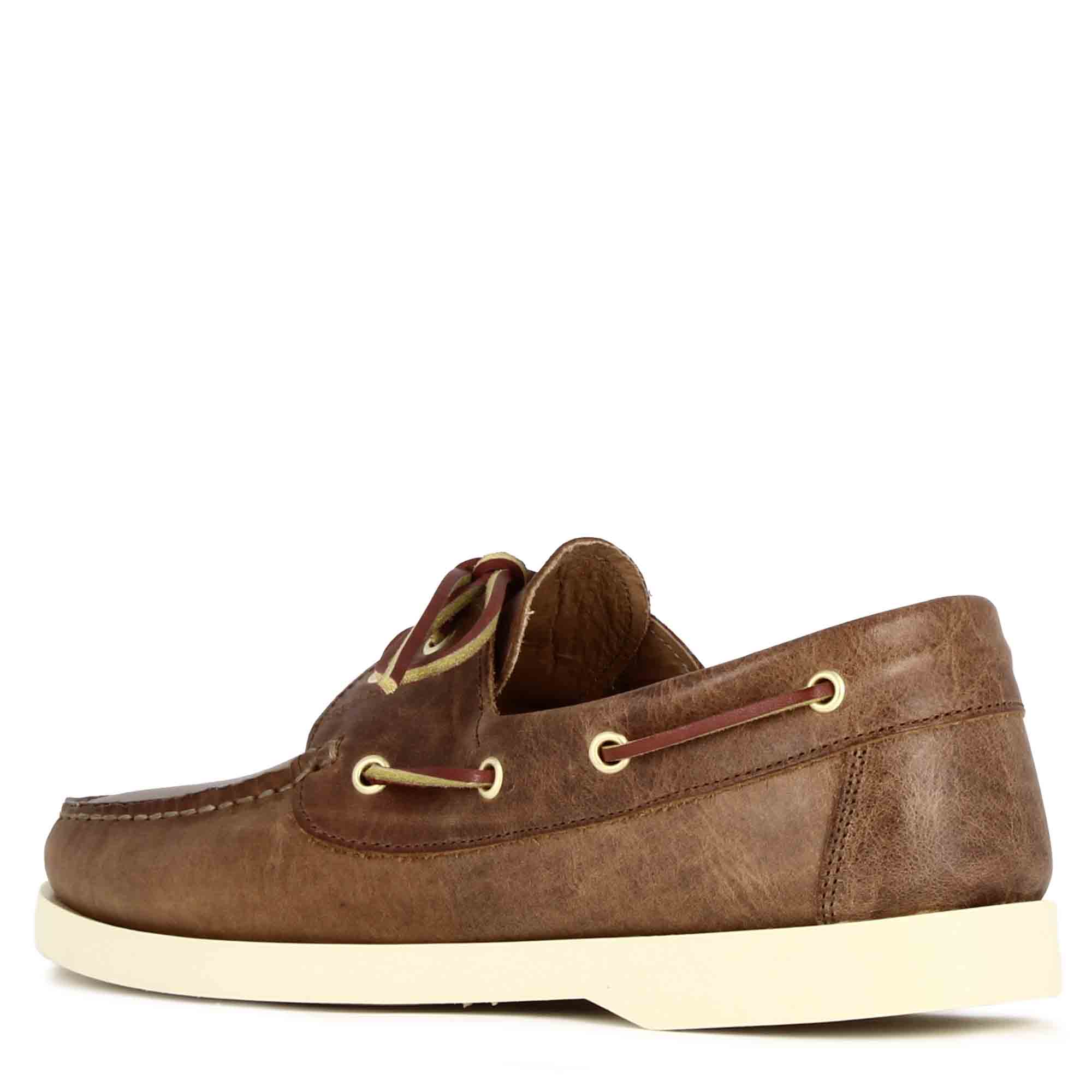 Men's boat moccasin in leather