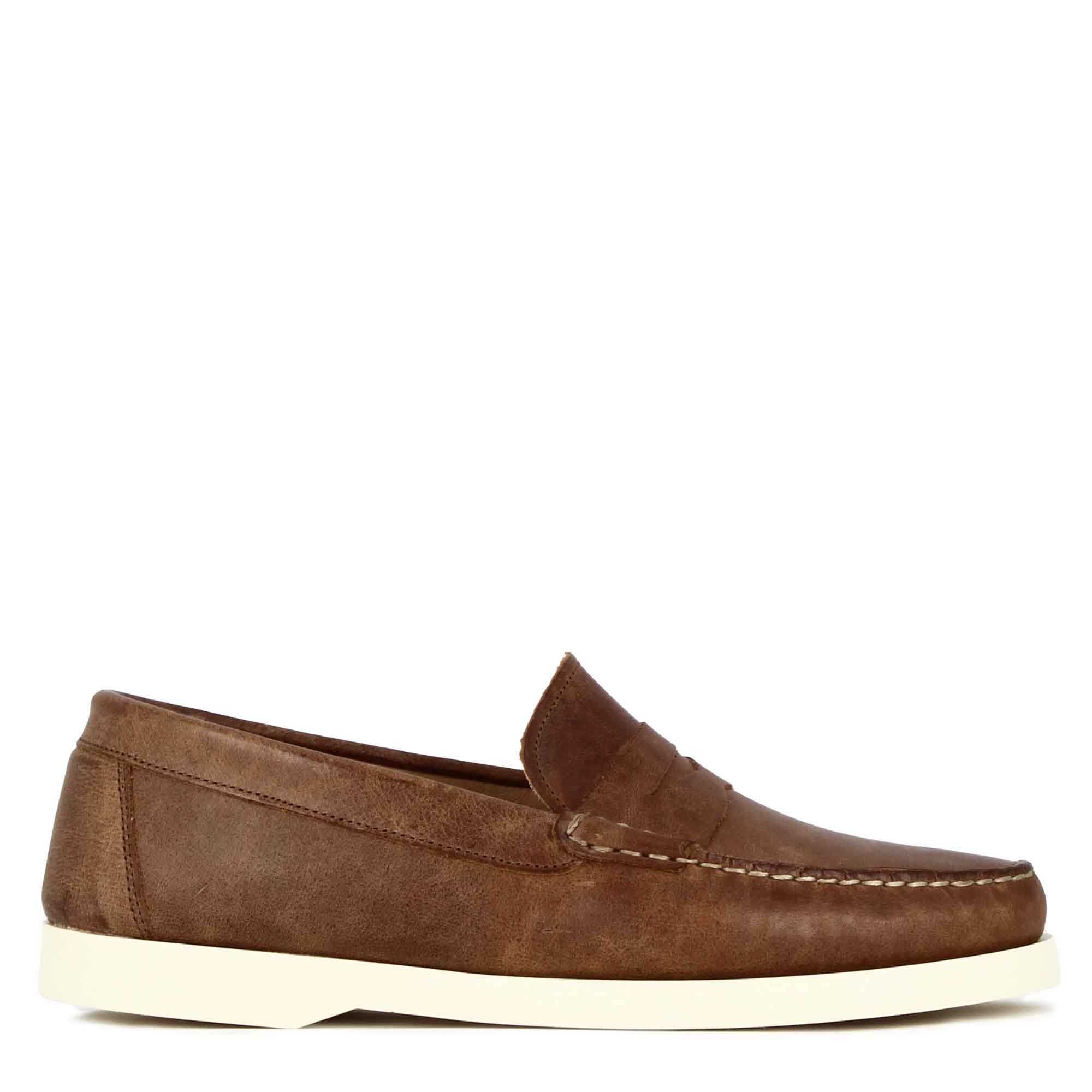 Casual moccasin in leather