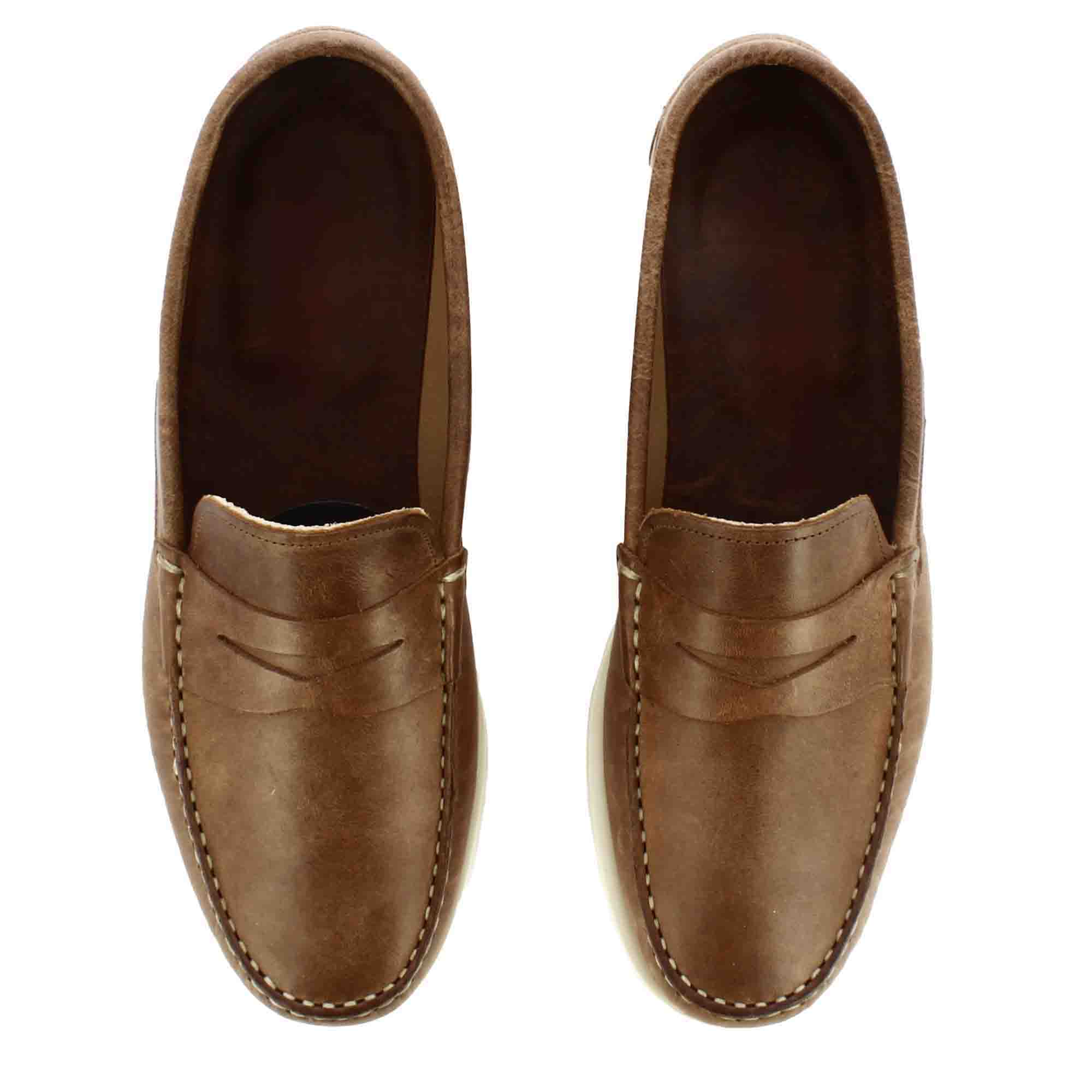 Casual moccasin in leather