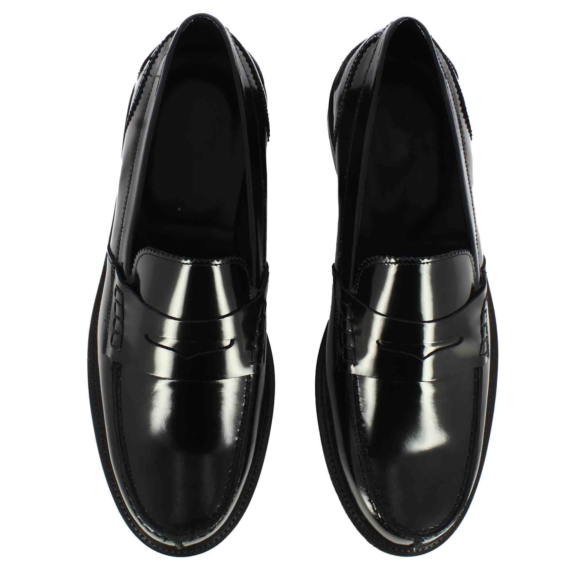 Classic Shiny Leather Moccasin